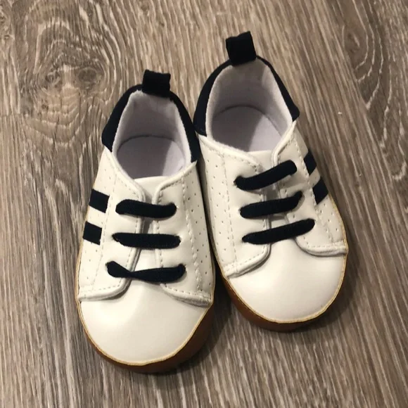 New without tags infant shoes size 0-3 months - Picture 3 of 6